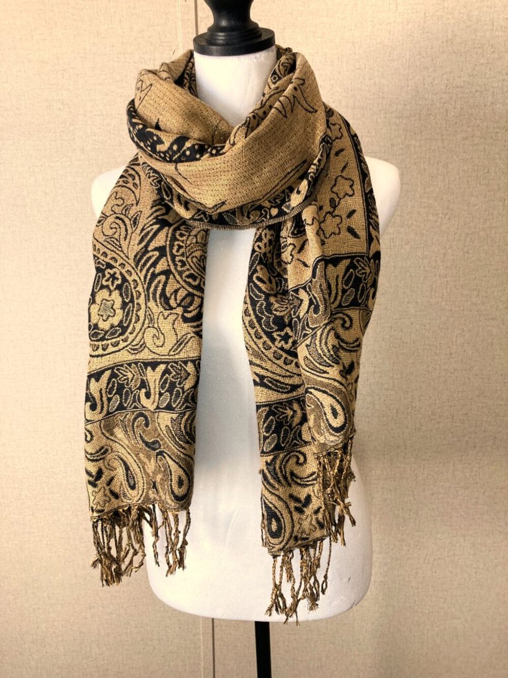 Jacquard Paisley Pashmina Wrap – Reversible Gold/Black